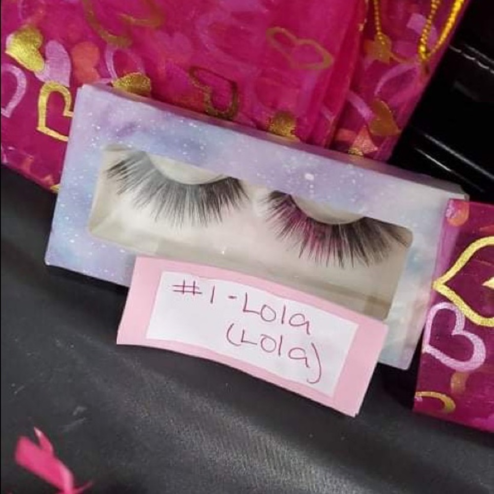 Lola lash